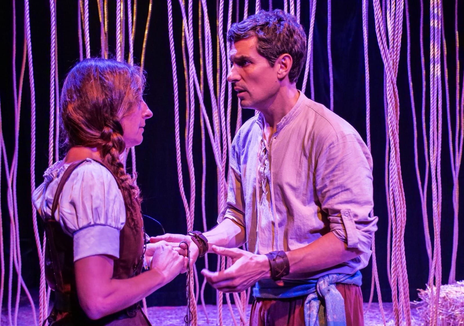 Maria Fontanals y Fernando Gazzaniga en Fuente Ovejuna. Foto por Israel Franco Müller.